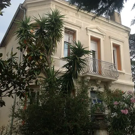 게스트하우스 A L'ombre Du Cedre 2*
